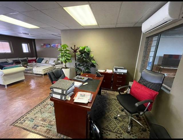 INDUSTRIAL PROPERTY TO RENT IN HENNOPSPARK